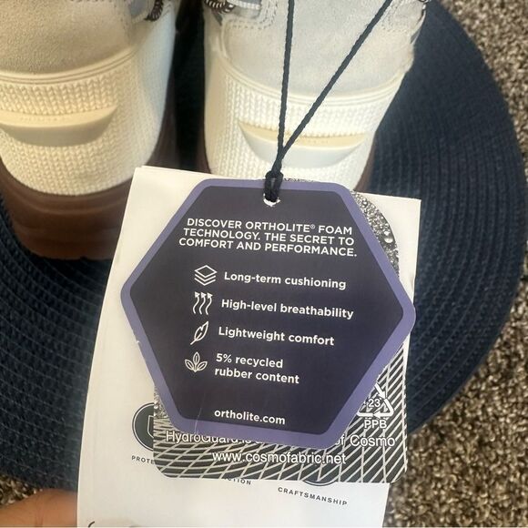 NEW Hunter Sherpa Tall Snow Boots Insulated Waterproof Sz 6 US / 37 EU Ivory - Picture 9 of 10